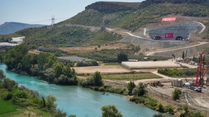 Antalya-Alanya otoyolu'nun temeli atıldı! 'Türkiye yüzyılı'nın stratejik adımlarından