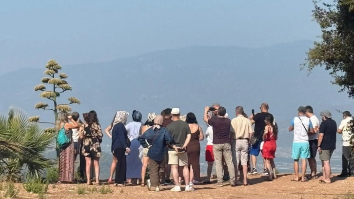 Antalya'da 30 yıl sonra ortaya çıktı! Turist akınına uğradı