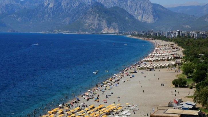 Antalya'da bayram tatiline gurbetçi katkısı