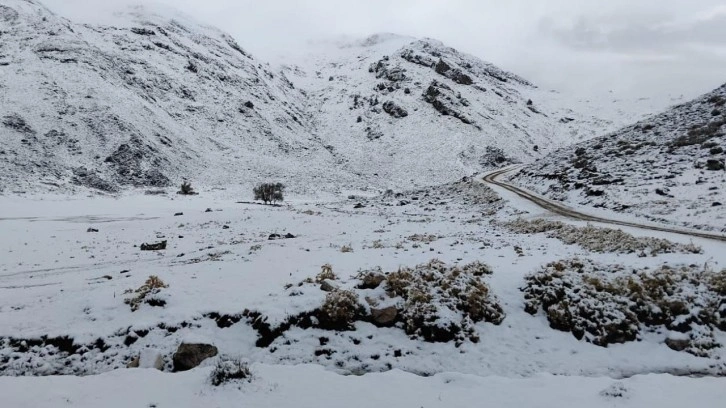 Antalya'nın yüksek kesimleri beyaza büründü