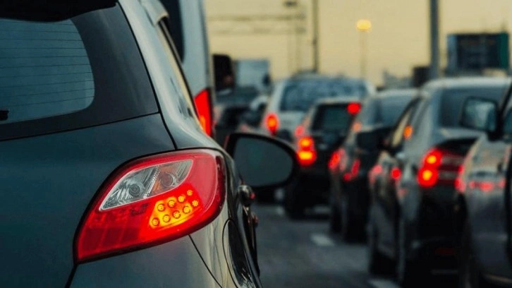 Aracı olanlar 1 Ocak 2026'da bu parayı ödeyecek: Ücreti 290 bin TL'yi buluyor!