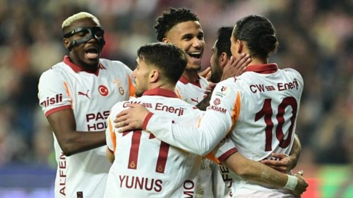 Aslan Antalyaspor'a patladı! 5 gollü maçta yıldızlar sahneye çıktı