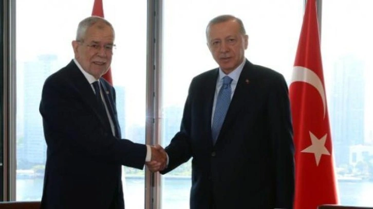 Avusturya Cumhurbaşkanı: T&uuml;rkiye a&ccedil;lık krizini &ouml;nledi