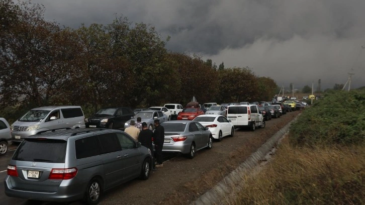 Azerbaycan, Karabağ'da yaşayan Ermenileri kayıt altına alacak