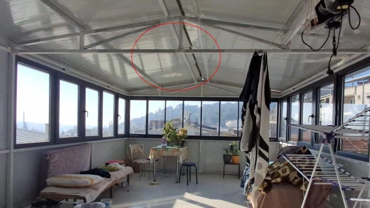 Baba ile kızın ş&uuml;pheli &ouml;l&uuml;m&uuml; araştırılıyor! Biri yatağında biri &ccedil;atı katında &ouml;l&uuml; bulundu!