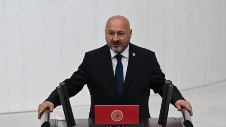 Badem &uuml;reticilerine m&uuml;jde Resul Kurt'tan