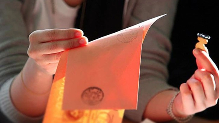 Baharda se&ccedil;ime gidilebilir! AK Parti'den "Ay sonuna kadar istifa edin" talimatı...