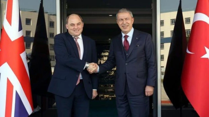 Bakan Akar, İngiltere Savunma Bakanı ile g&ouml;r&uuml;şt&uuml;