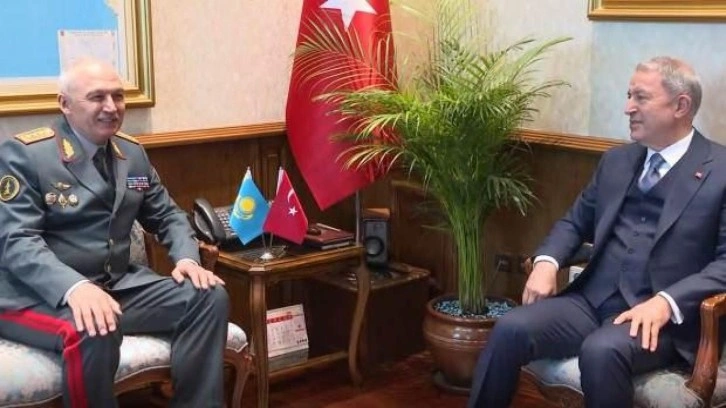 Bakan Akar, Kazakistanlı mevkidaşı ile g&ouml;r&uuml;şt&uuml;
