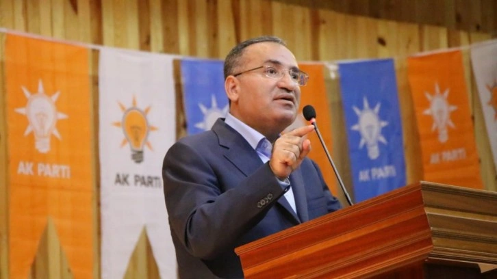 Bakan Bozdağ'dan The Guardian gazetesine şampanya tepkisi: &Ccedil;ok beklersiniz &ccedil;ok