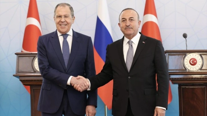 Bakan &Ccedil;avuşoğlu, Rus mevkidaşı Lavrov ile telefonda g&ouml;r&uuml;şt&uuml;