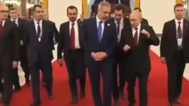 Bakan Fidan'ın Putin ile ayak üstü sohbeti dikkat çekti