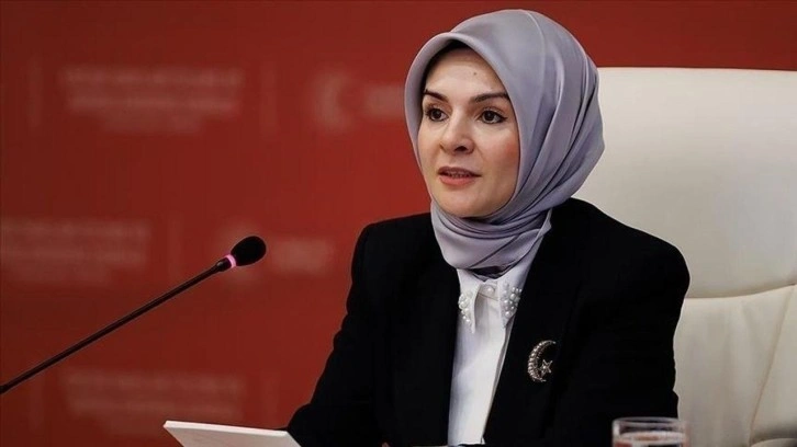Bakan Göktaş, İstanbul'da kendisini sosyal medyadan davet eden gence kız istedi!