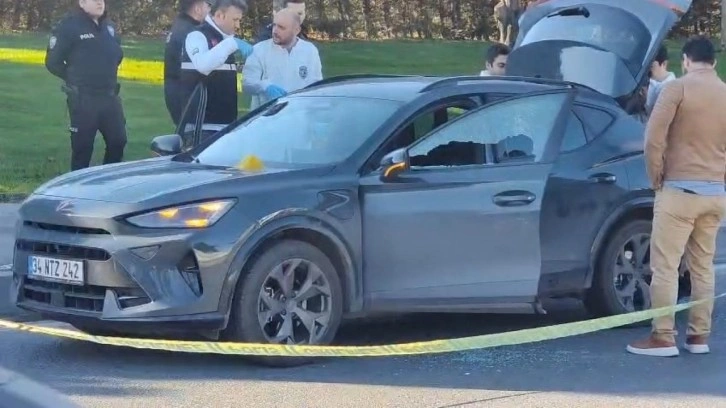 Bakırk&ouml;y'de cadde ortasında kanlı pusu!