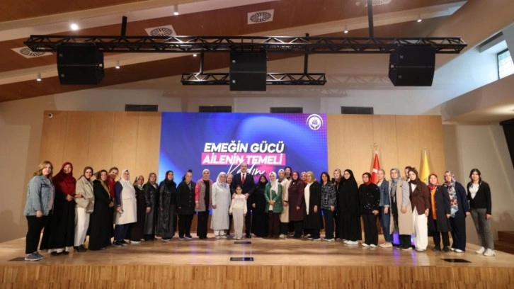 Başkan Altay “aile yılı” kapsamında ilçelerden gelen kadınlarla buluştu