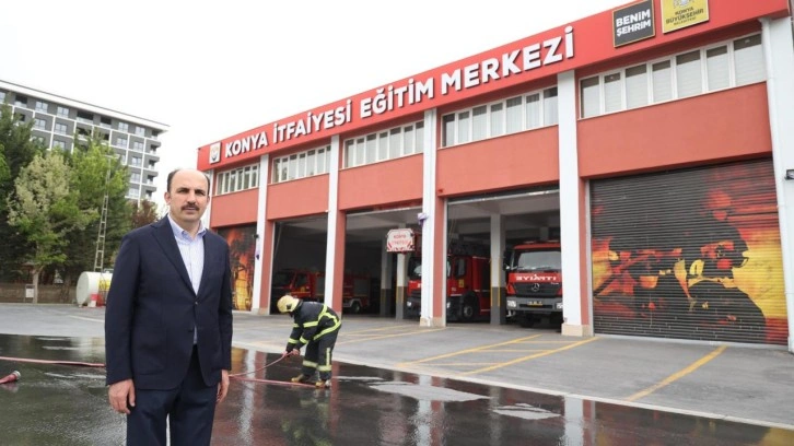Başkan Altay, 'Gönüllü İtfaiyecilik' eğitimi alan üniversite öğrencileriyle buluştu