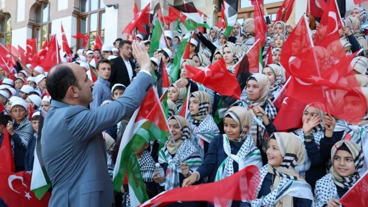 Başkan Altay Hafızlık İmam Hatip Okullarını kazanan Bilgehane öğrencileriyle Buluştu