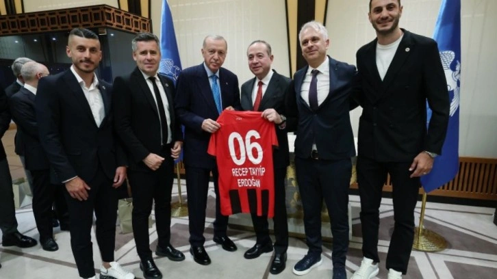 Başkan Erdoğan, Süper Lig'e yükselen üç kulübü kabul etti