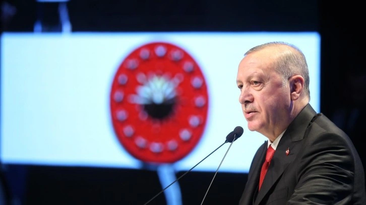 Başkan Erdoğan'dan &Ouml;zg&uuml;r &Ouml;zel yorum: O mu kazanır bu mu kazanır o işlerle uğraşmam