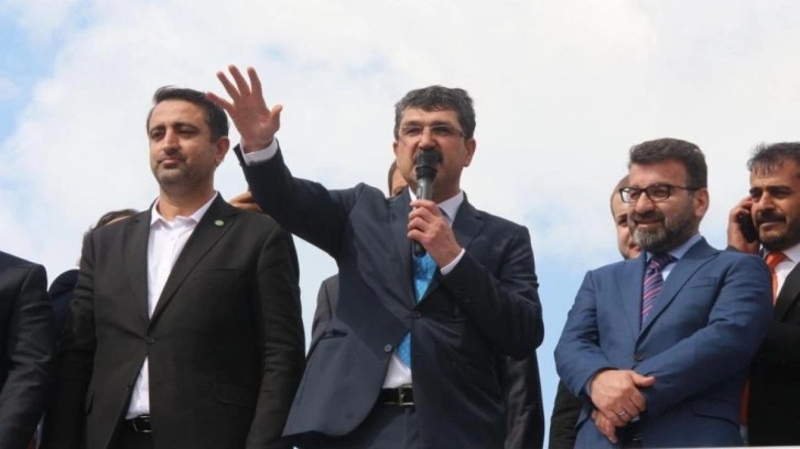 Batman'da AK Parti'nin milletvekili adaylarına g&ouml;rkemli karşılama