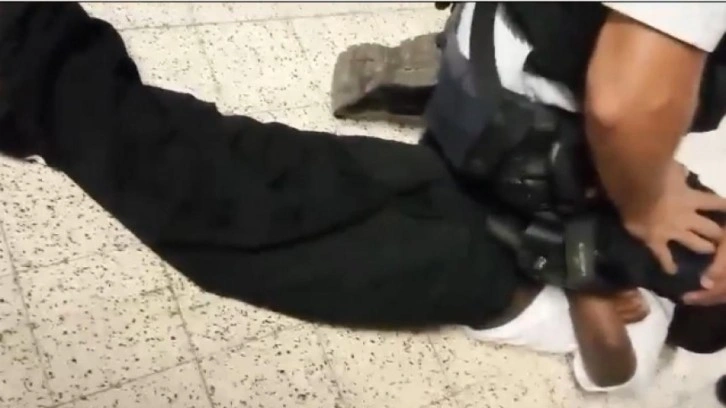 Bel&ccedil;ika polisinden 9 yaşındaki &ccedil;ocuğa insanlık dışı muamele