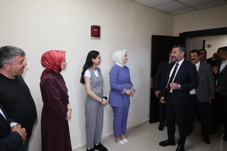 Belleğe ekledik  Y&ouml;net  Başkan Şerifoğulları Personelle Bayramlaştı.