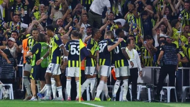 Benfica maçı öncesi Fenerbahçe'nin UEFA kadrosunda değişiklik
