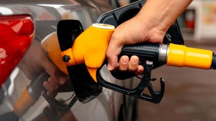 Benzinden sonra bir zam da motorine geliyor
