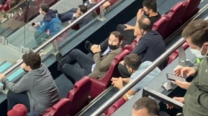 Berat Albayrak aylar sonra g&ouml;r&uuml;nt&uuml;lendi! Londra sokaklarındaki imajı dikkat &ccedil;ekti