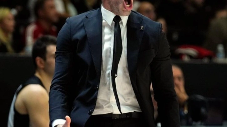 Beşiktaş'ın hocası canlı yayında ifşa etti! 'Şimdi akıllı olan baksın'