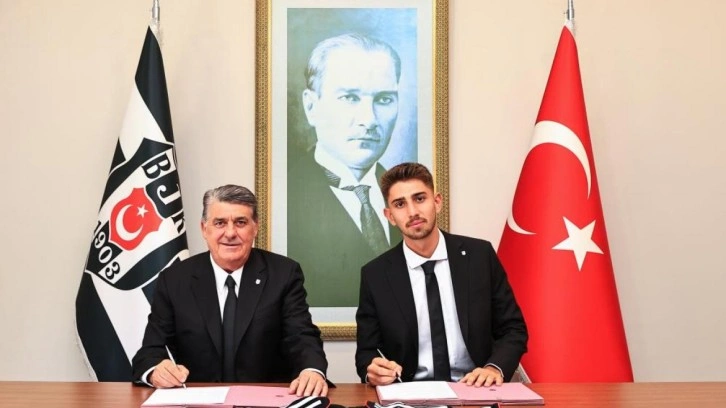Beşiktaş'tan ayrılması an meselesiydi! Sözleşmesi uzatıldı