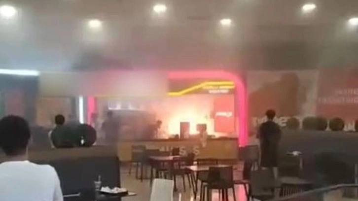 Beylikdüzü’nde AVM de yangın paniği