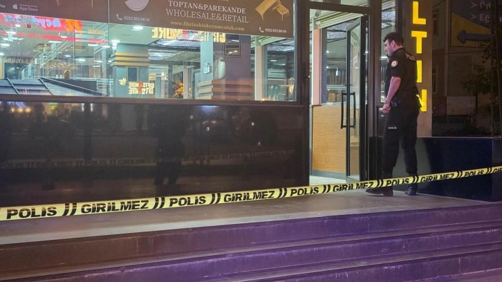Beylikdüzü'nde kuyumcuya silahlı saldır