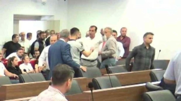 Biga'da millet ittifakı tiyatrosu şiddete d&ouml;n&uuml;şt&uuml;!