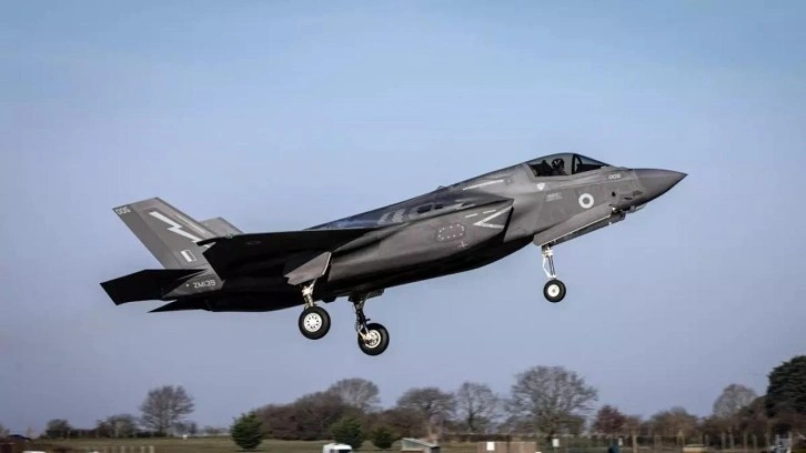 Bir F-35 daha acil iniş yaptı!