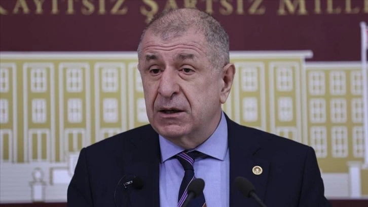 Bir &uuml;st d&uuml;zey istifa da Zafer Partisi'nde!