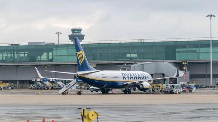 Biri pasaportunu yedi biri klozete atmaya çalıştı!