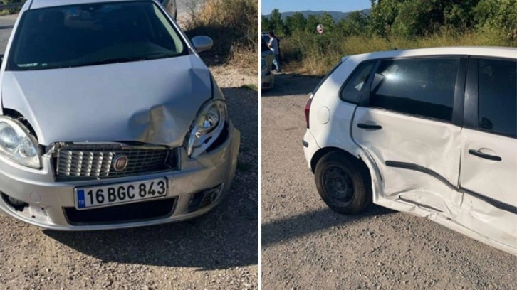 Bursa'da iki otomobil çarpıştı: 3 yaralı