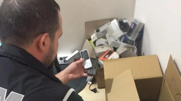 B&uuml;y&uuml;k&ccedil;ekmece&rsquo;de ka&ccedil;ak telefon operasyonu