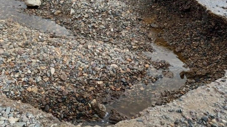 Çanakkale'de sağanak yağış: Sahil yolu kapandı!