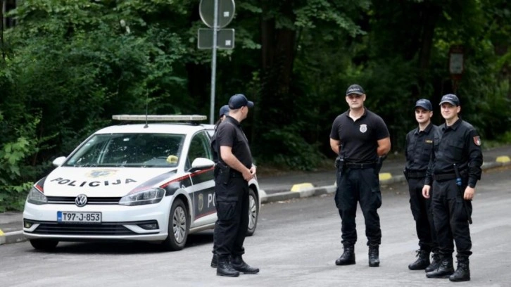 Canlı yayında katliam yaptı: 2'si T&uuml;rk 3 &ouml;l&uuml;