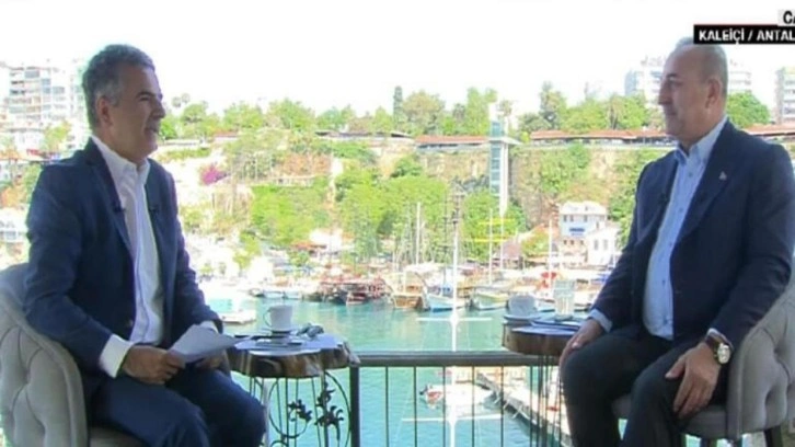&Ccedil;avuşoğlu: 6'lı masadan &ccedil;ıkan belgeler Batılı &uuml;lkelere gitti!