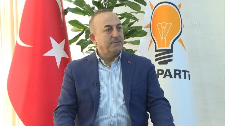 &Ccedil;avuşoğlu'ndan 'ka&ccedil; dil biliyorsun?' sorusuna dikkat &ccedil;eken cevap!