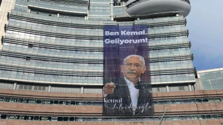CHP Genel Merkezi'nde dikkat &ccedil;eken afiş