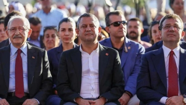 CHP İstanbul İl Başkanlığı'nın karşısında şok pankart