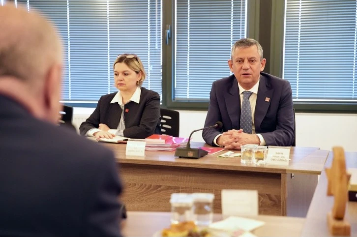 CHP ve Zafer Partisi&rsquo;nden Ortak Mesaj: &ldquo;Sandıktan Ka&ccedil;an İktidar, Halktan Ka&ccedil;ıyor&rdquo;