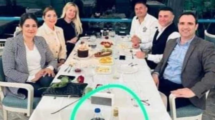CHP&rsquo;li Akkentli&rsquo;den rakı şişeli Ramazan paylaşımı