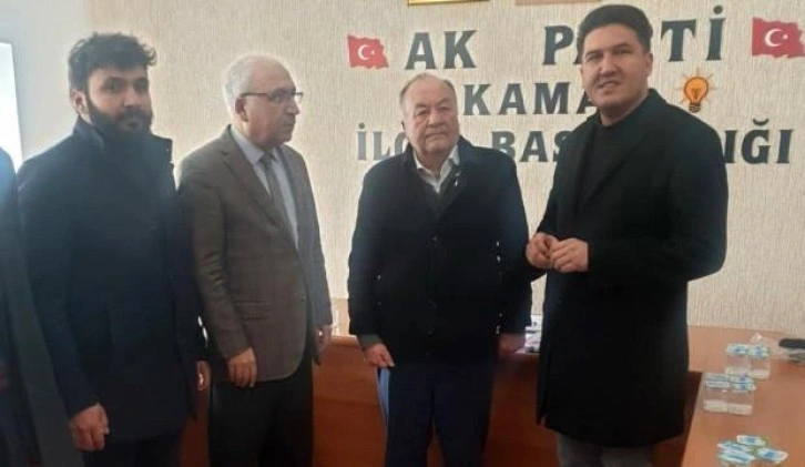 CHP'li BELEDİYE MECLİS &Uuml;YELERİ AK PARTİ'YE GE&Ccedil;Tİ 
