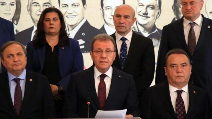 CHP'li b&uuml;y&uuml;kşehir belediye başkanları buluştu! Dikkat &ccedil;eken İmamoğlu detayı