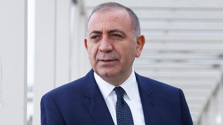 CHP'li G&uuml;rsel Teki'nden ilgin&ccedil; paylaşım! 'Kars'a g&ouml;revlendirildim' dedi ama